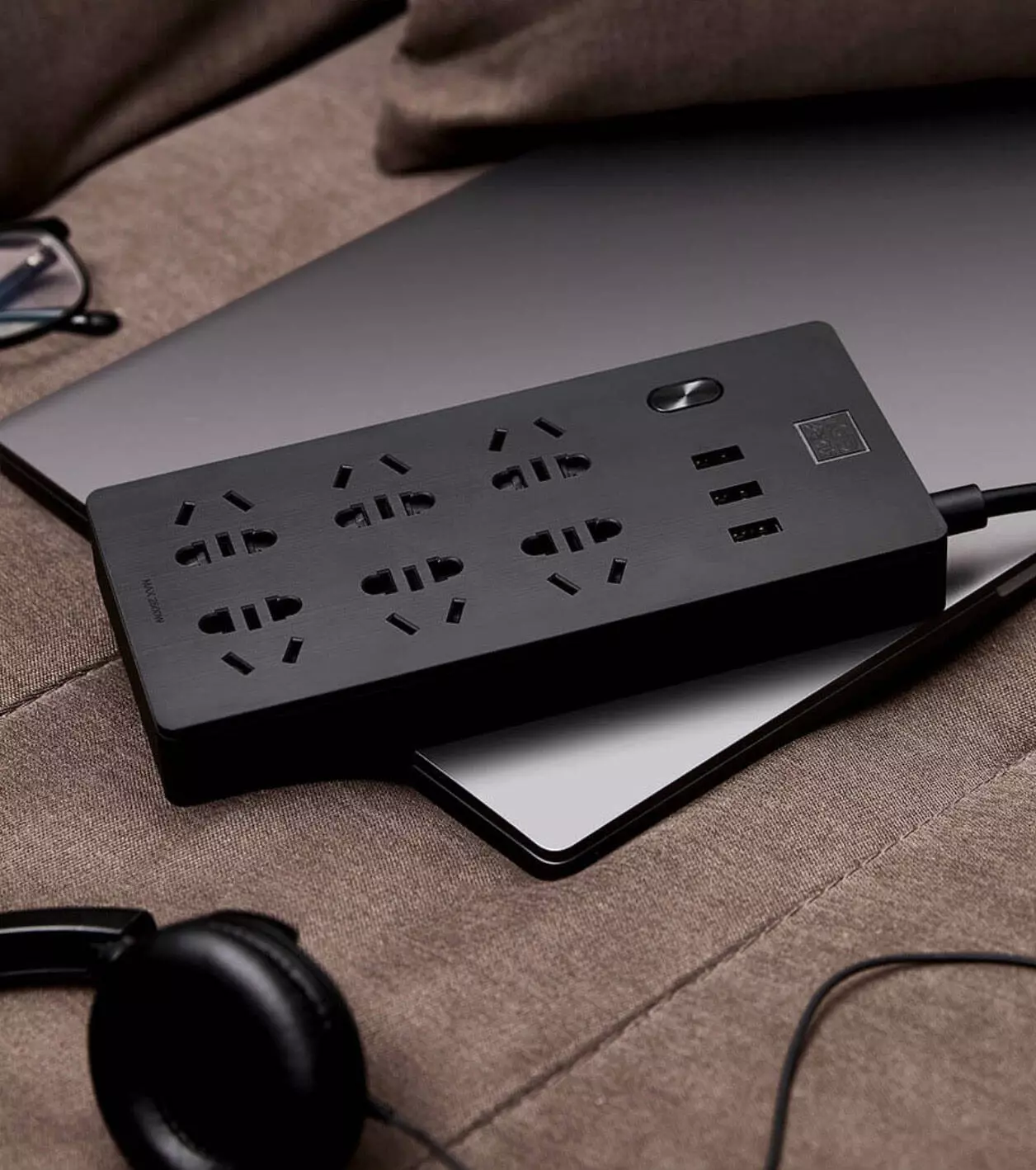 Удлинитель Xiaomi Aigo Power Strip (TC0601) 1.8 м - фото 2 Удлинитель Xiaomi Aigo Power Strip (TC0601) 1.8 м - фото 2