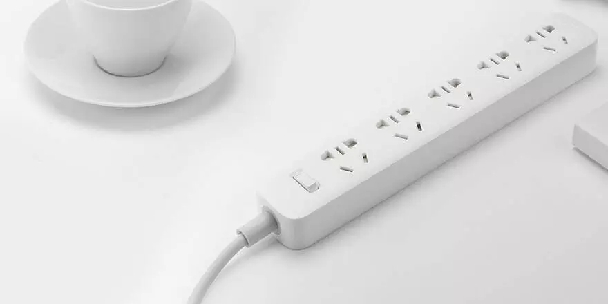 Удлинитель Xiaomi Power Strip 5 (XMCXB03QM) 2 м - фото 5 Удлинитель Xiaomi Power Strip 5 (XMCXB03QM) 2 м - фото 5