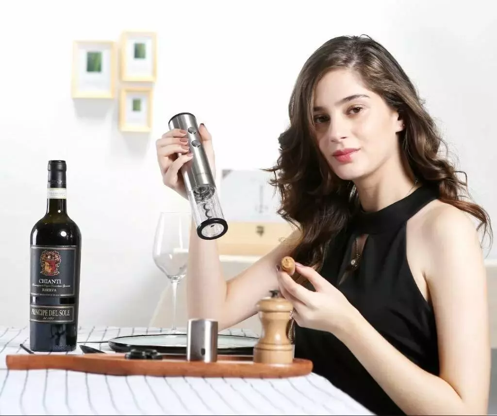 Штопор Circle Joy Round Stainless Steel Electric Wine Opener CJ-EKPQ01 - фото 4 Штопор Circle Joy Round Stainless Steel Electric Wine Opener CJ-EKPQ01 - фото 4