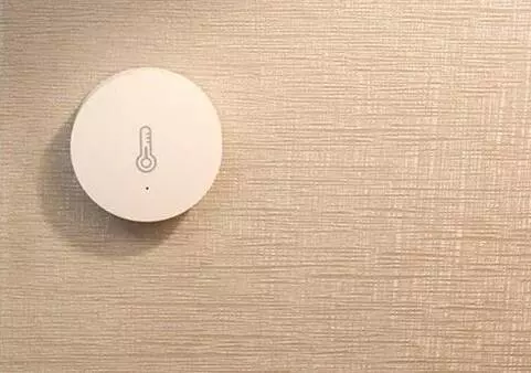 Комнатный активный датчик температуры и влажности Aqara Smart Home (WSDCGQ01LM) - фото 3