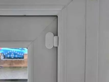 Датчик открытия дверей и окон Xiaomi Smart Home Door/Window Sensor (MCCGQ01LM) - фото 6 Датчик открытия дверей и окон Xiaomi Smart Home Door/Window Sensor (MCCGQ01LM) - фото 6