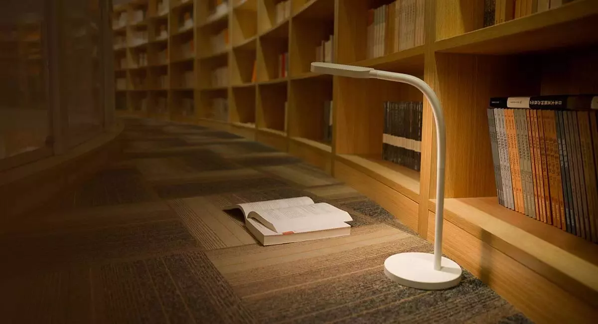 Купить Настольная лампа Yeelight Portable LED Lamp (YLTD02YL) - фото 1 Купить Настольная лампа Yeelight Portable LED Lamp (YLTD02YL) - фото 1