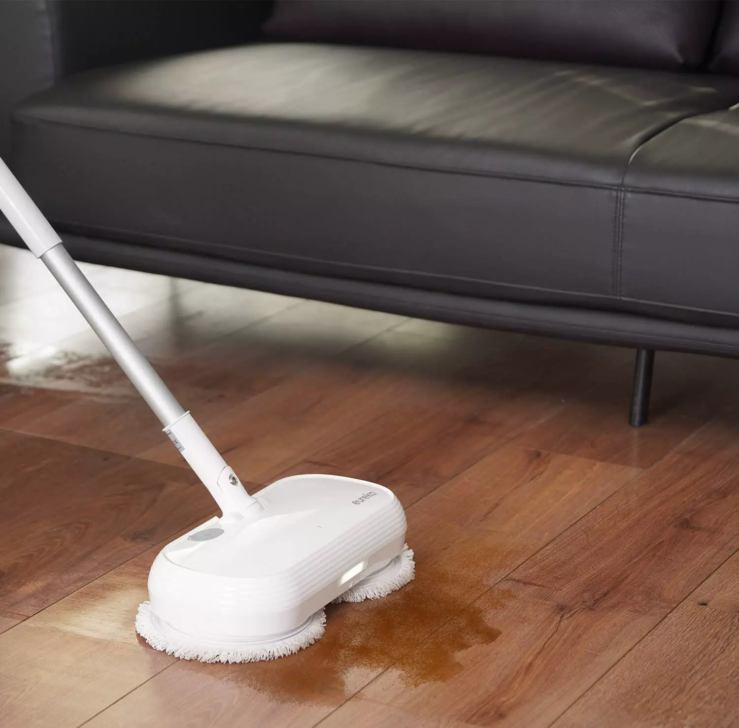 Электрошвабра Eureka Cordless Spray Spin Mop FC3 - фото 7 Электрошвабра Eureka Cordless Spray Spin Mop FC3 - фото 7
