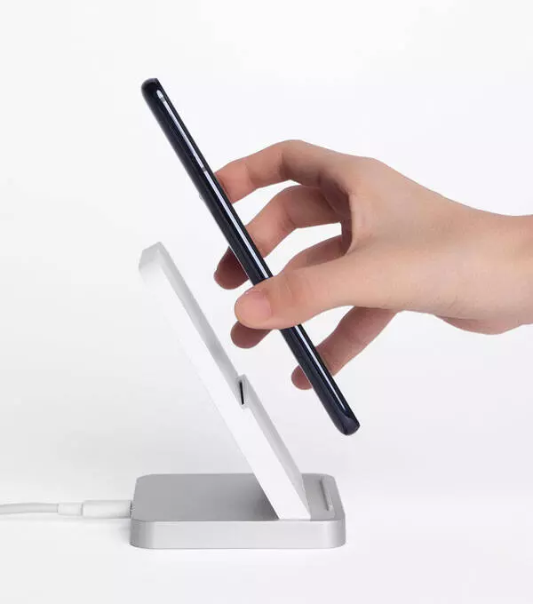 Беспроводное зарядное устройство Xiaomi Vertical Air-Cooled Wireless Charger 30W (MDY-11-EG) - фото 3 Беспроводное зарядное устройство Xiaomi Vertical Air-Cooled Wireless Charger 30W (MDY-11-EG) - фото 3