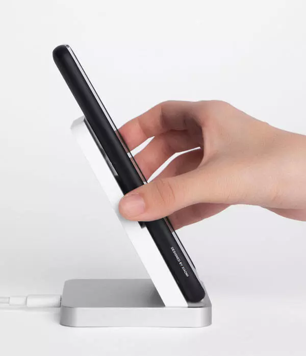 Беспроводное зарядное устройство Xiaomi Vertical Air-Cooled Wireless Charger 30W (MDY-11-EG) - фото 7 Беспроводное зарядное устройство Xiaomi Vertical Air-Cooled Wireless Charger 30W (MDY-11-EG) - фото 7