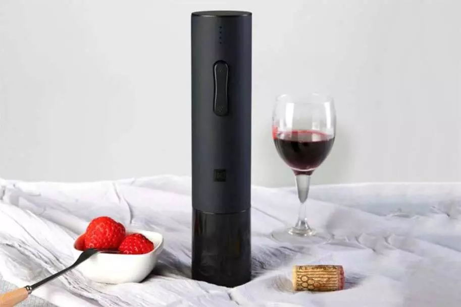 Винный набор 4 в 1 Huo Hou Electric Wine Bottle Opener Basic HU0047 - фото 3 Винный набор 4 в 1 Huo Hou Electric Wine Bottle Opener Basic HU0047 - фото 3