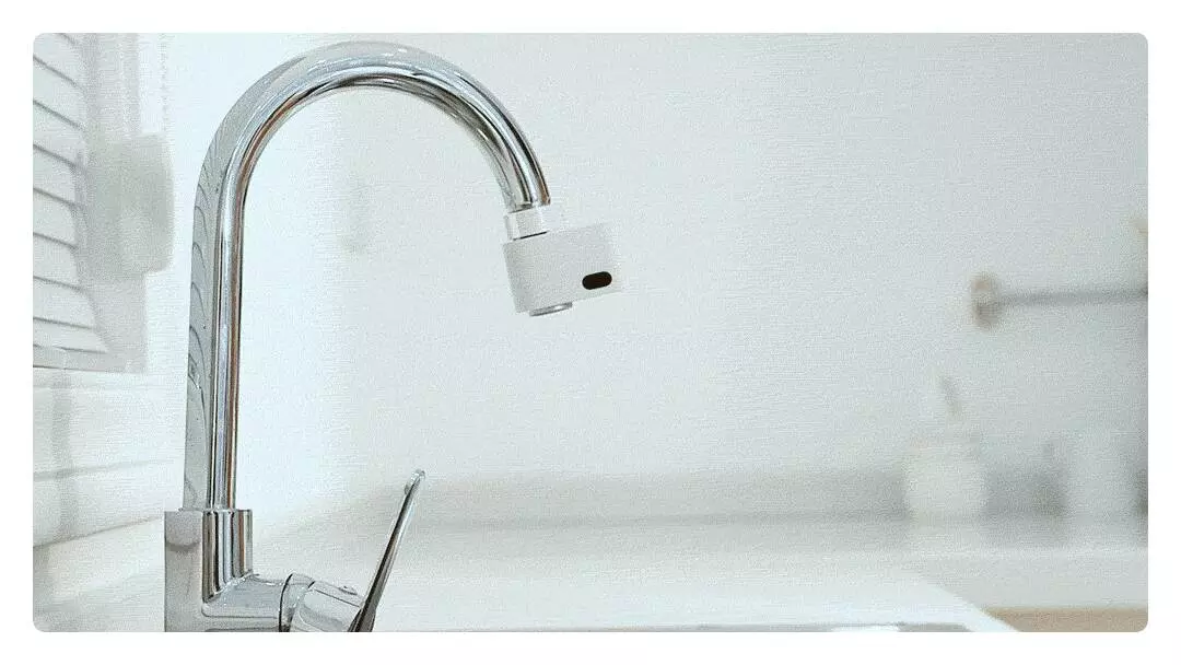 Насадка на крана водосберегающая Xiaomi Smartda Induction Home Water Sensor (HD-ZNJSQ-06) - фото 4 Насадка на крана водосберегающая Xiaomi Smartda Induction Home Water Sensor (HD-ZNJSQ-06) - фото 4