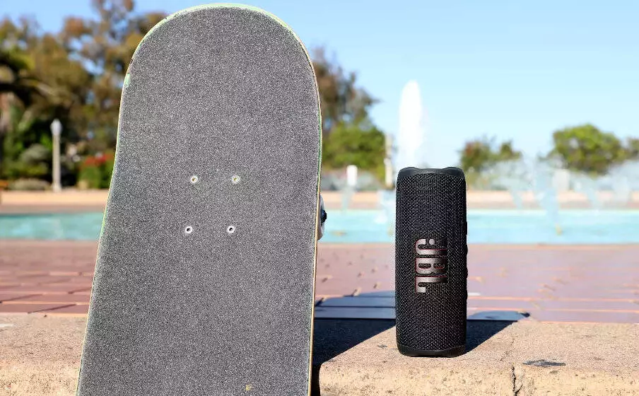 Колонка портативная JBL Flip 6 - фото 4 Колонка портативная JBL Flip 6 - фото 4