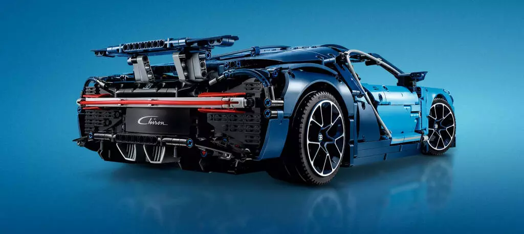 Конструктор LEGO Technic Bugatti Chiron - фото 9