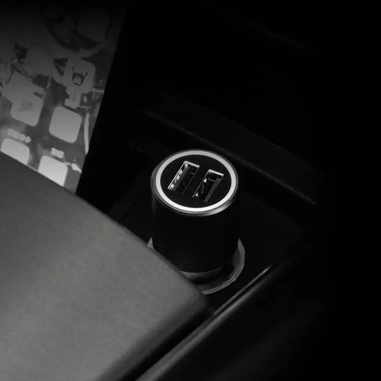 Автомобильное зарядное устройство Xiaomi Mijia Car Charger QC 3.0 (CC02CZM) - фото 2 Автомобильное зарядное устройство Xiaomi Mijia Car Charger QC 3.0 (CC02CZM) - фото 2