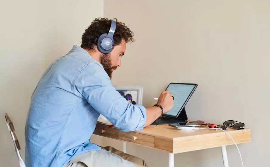 Купить Беспроводные наушники JBL Tune 760NC - фото 1