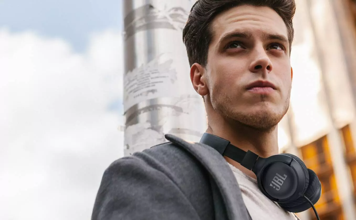 Купить Беспроводные наушники JBL Tune 500 - фото 1
