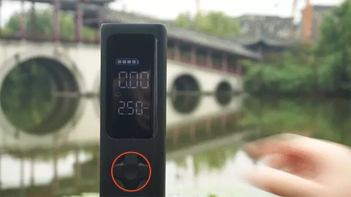Электрический насос Xiaomi Qicycle Electric Air Inflator P1 - фото 2 Электрический насос Xiaomi Qicycle Electric Air Inflator P1 - фото 2