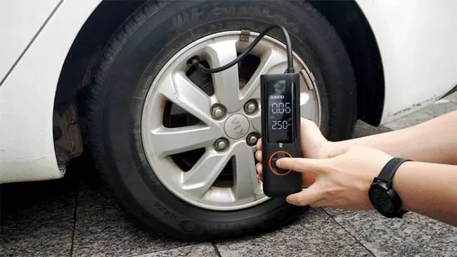 Электрический насос Xiaomi Qicycle Electric Air Inflator P1 - фото 9 Электрический насос Xiaomi Qicycle Electric Air Inflator P1 - фото 9