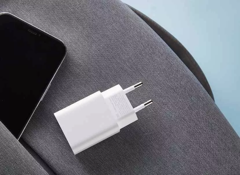 Сетевое зарядное устройство Xiaomi Adaptor 20W Type-C (AD201EU) - фото 3