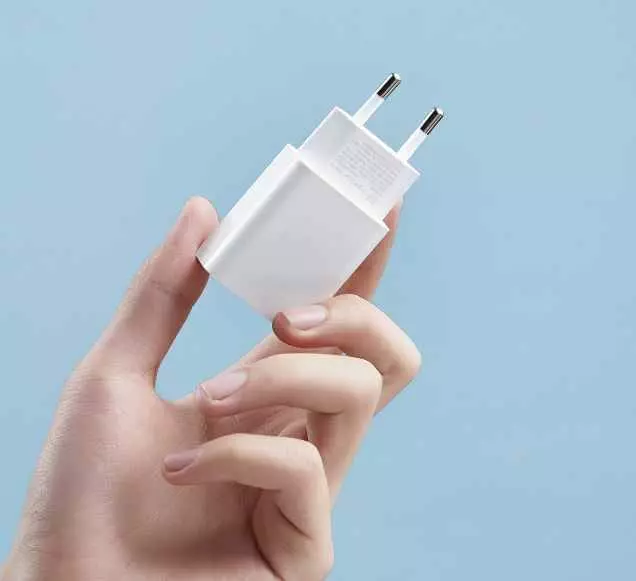 Сетевое зарядное устройство Xiaomi Adaptor 20W Type-C (AD201EU) - фото 5