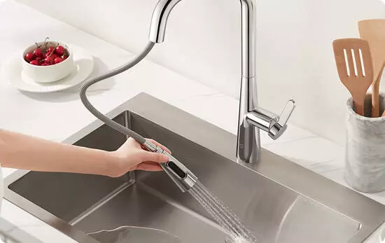 Выдвижной кухонный смеситель Xiaomi Mijia Pull-out kitchen Faucet S1 (MJCLSCFLT01DB) - фото 4 Выдвижной кухонный смеситель Xiaomi Mijia Pull-out kitchen Faucet S1 (MJCLSCFLT01DB) - фото 4