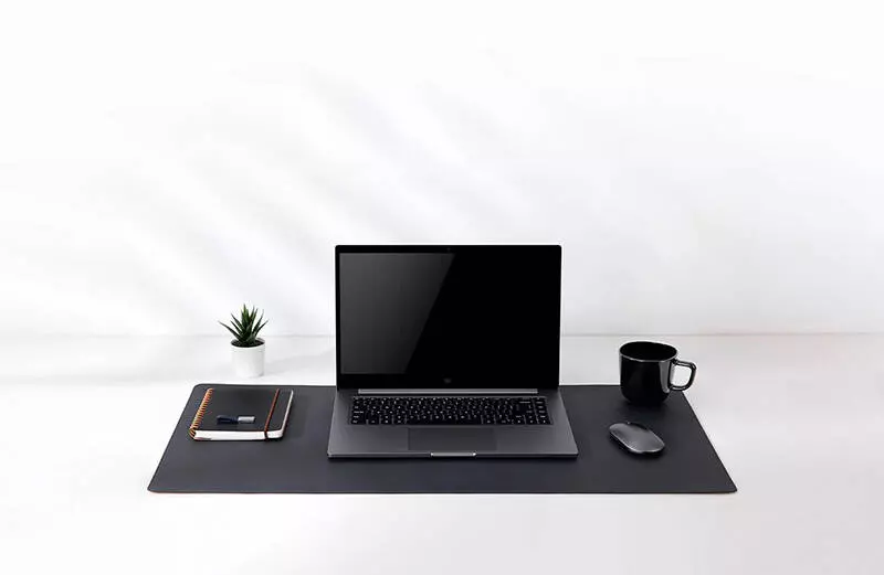 Купить Коврик для мыши Xiaomi Extra Large Dual Material Mouse Pad (XMSBD20YM) - фото 1 Купить Коврик для мыши Xiaomi Extra Large Dual Material Mouse Pad (XMSBD20YM) - фото 1