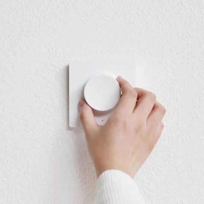 Диммер Yeelight Bluetooth Wireless Switch (YLKG08YL) White (Белый) Диммер Yeelight Bluetooth Wireless Switch (YLKG08YL) White (Белый)