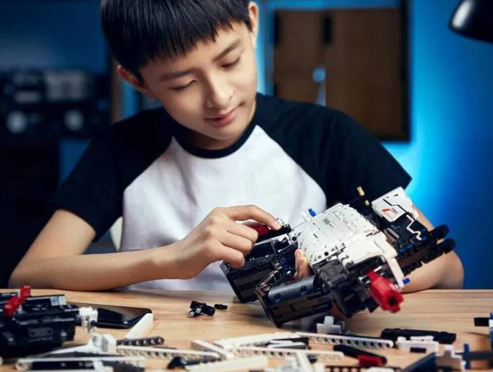 Конструктор Onebot AR Megalodon Dawn of Jupiter (OBJBQ63AIQI) White (Белый)